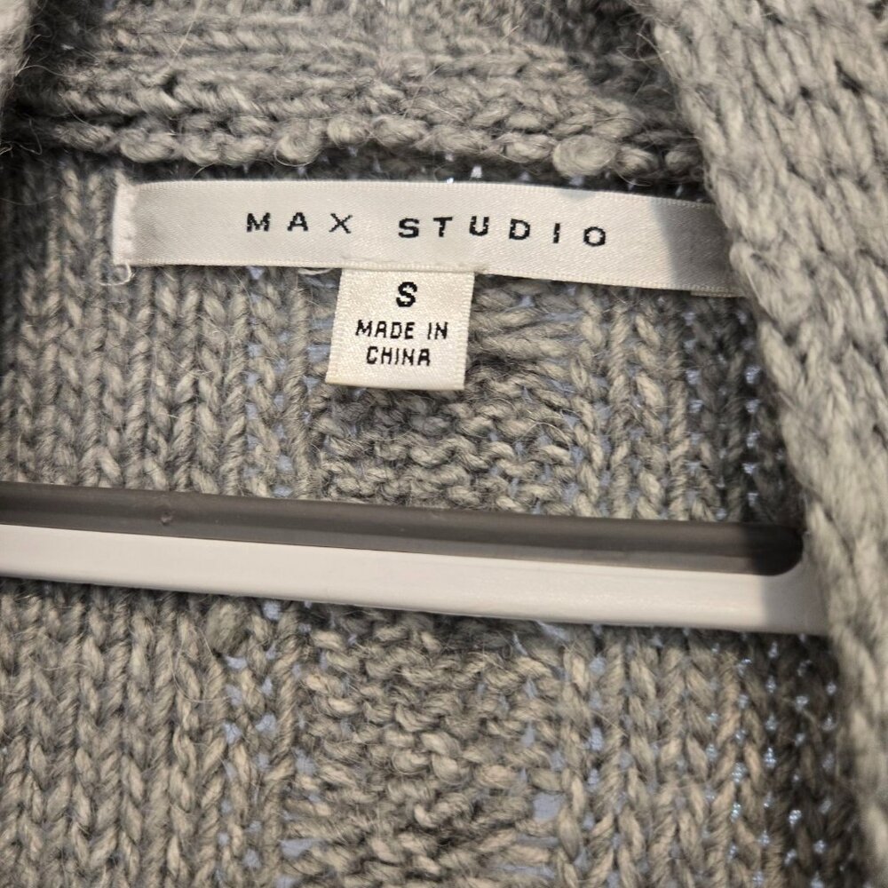 Max Studio - Picture 2 of 4